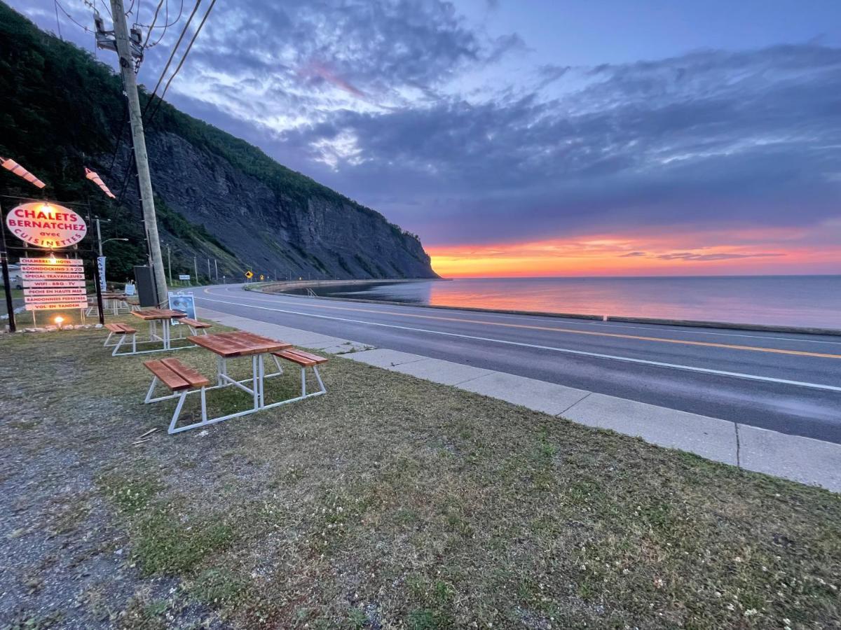 Chalets Bernatchez Mont-Saint-Pierre Ngoại thất bức ảnh