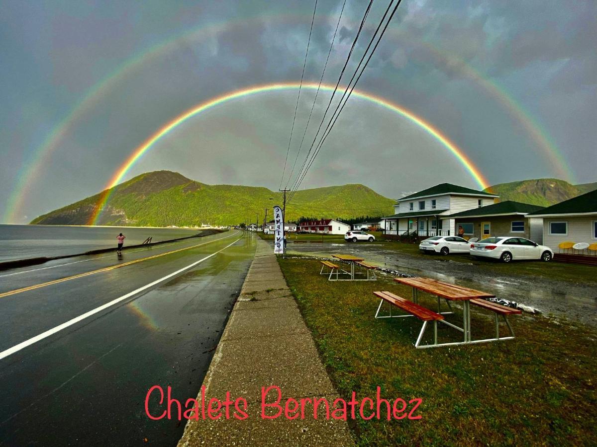 Chalets Bernatchez Mont-Saint-Pierre Ngoại thất bức ảnh